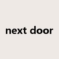 next door是什么意思